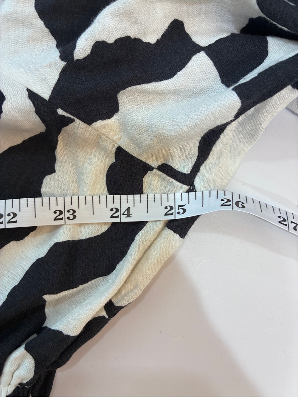 Ava & Viv Black and White Abstract Print Dress - Picture 5 of 9